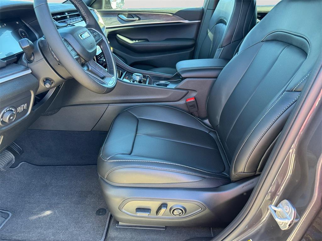 new 2025 Jeep Grand Cherokee L car, priced at $49,813