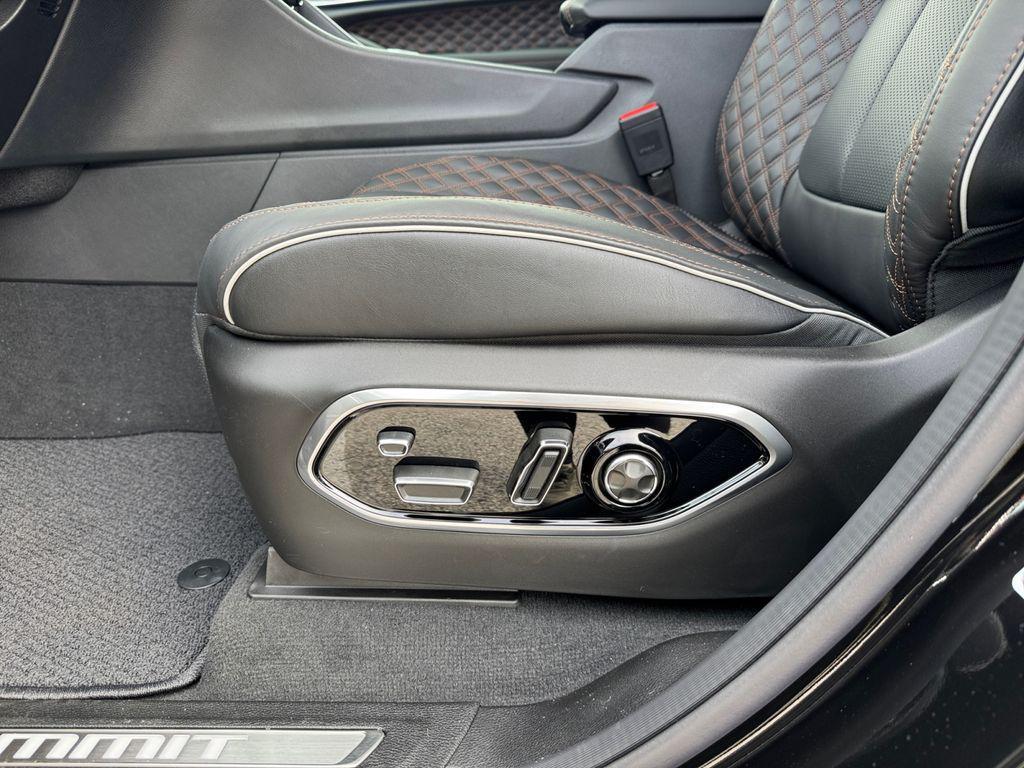 new 2025 Jeep Grand Cherokee car, priced at $60,250