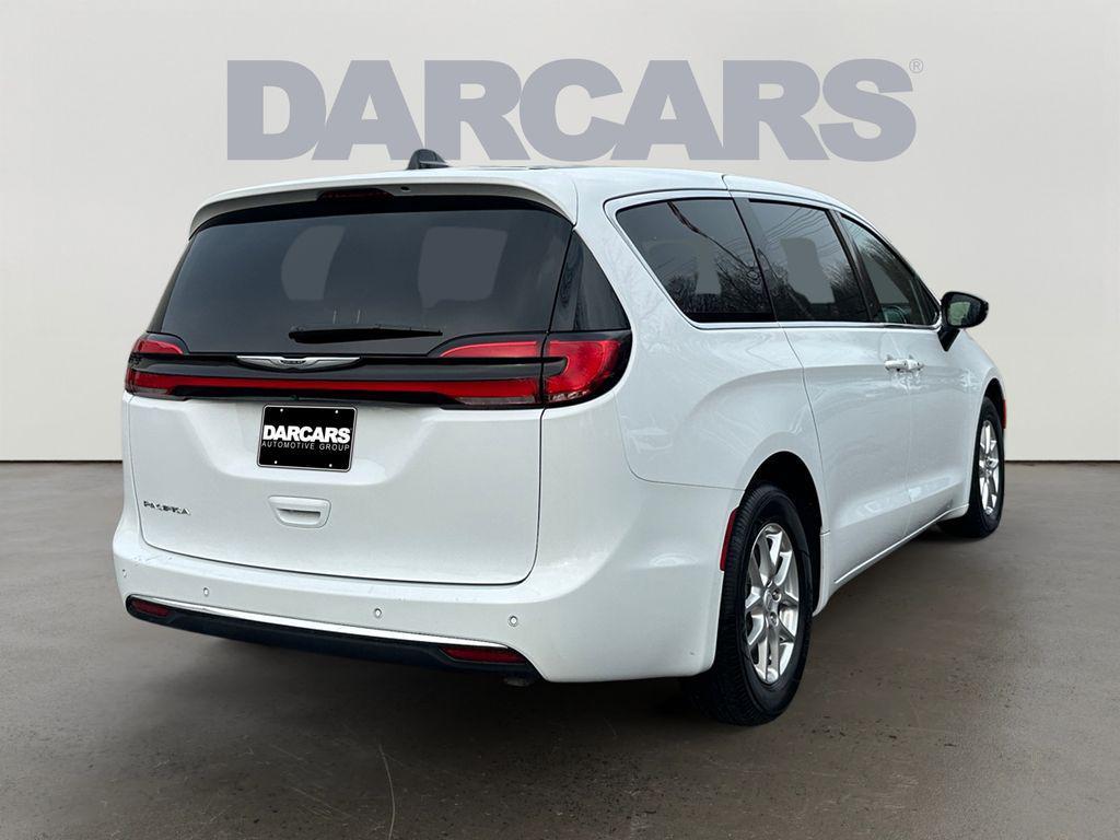 used 2025 Chrysler Pacifica car, priced at $29,300