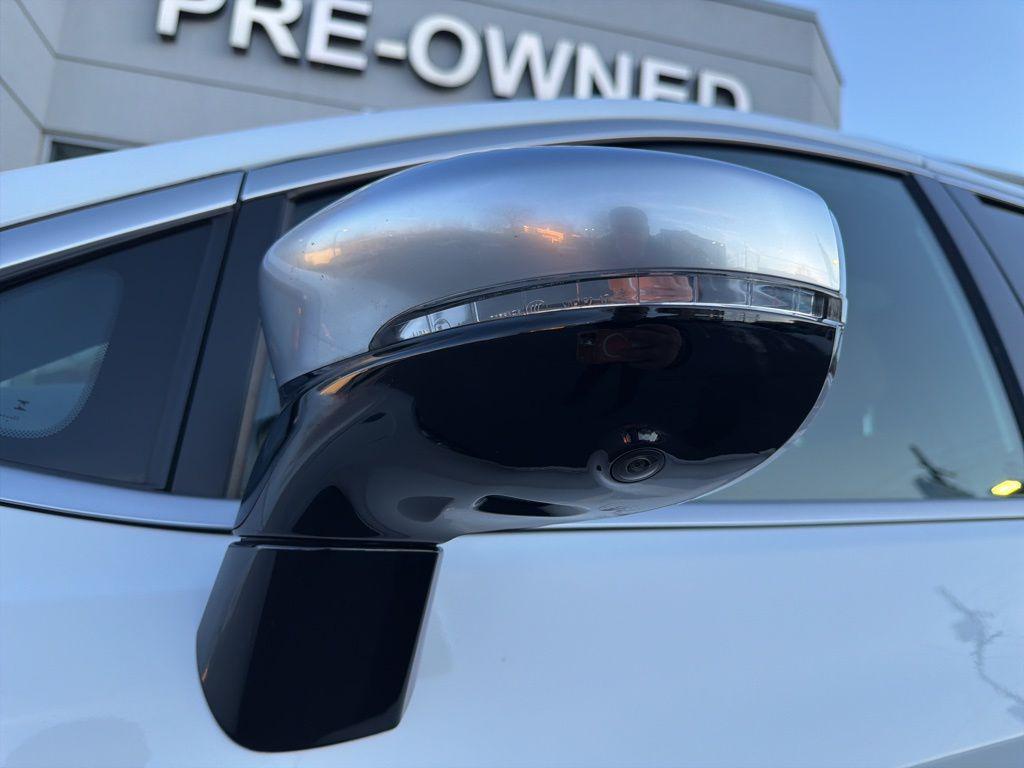 used 2023 Chrysler Pacifica car, priced at $36,500