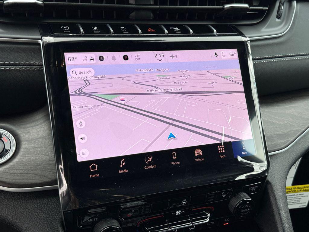 new 2025 Jeep Grand Cherokee car, priced at $46,000