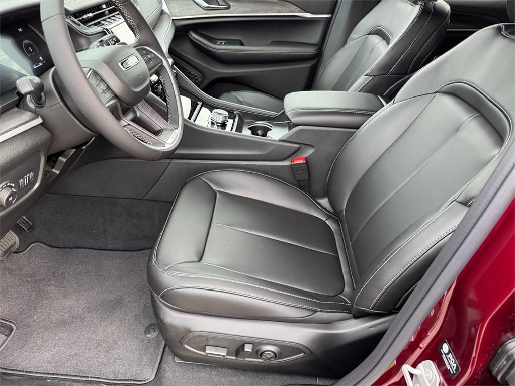 new 2025 Jeep Grand Cherokee car, priced at $49,485