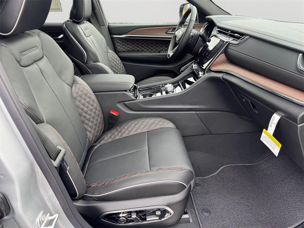 new 2025 Jeep Grand Cherokee L car, priced at $66,385