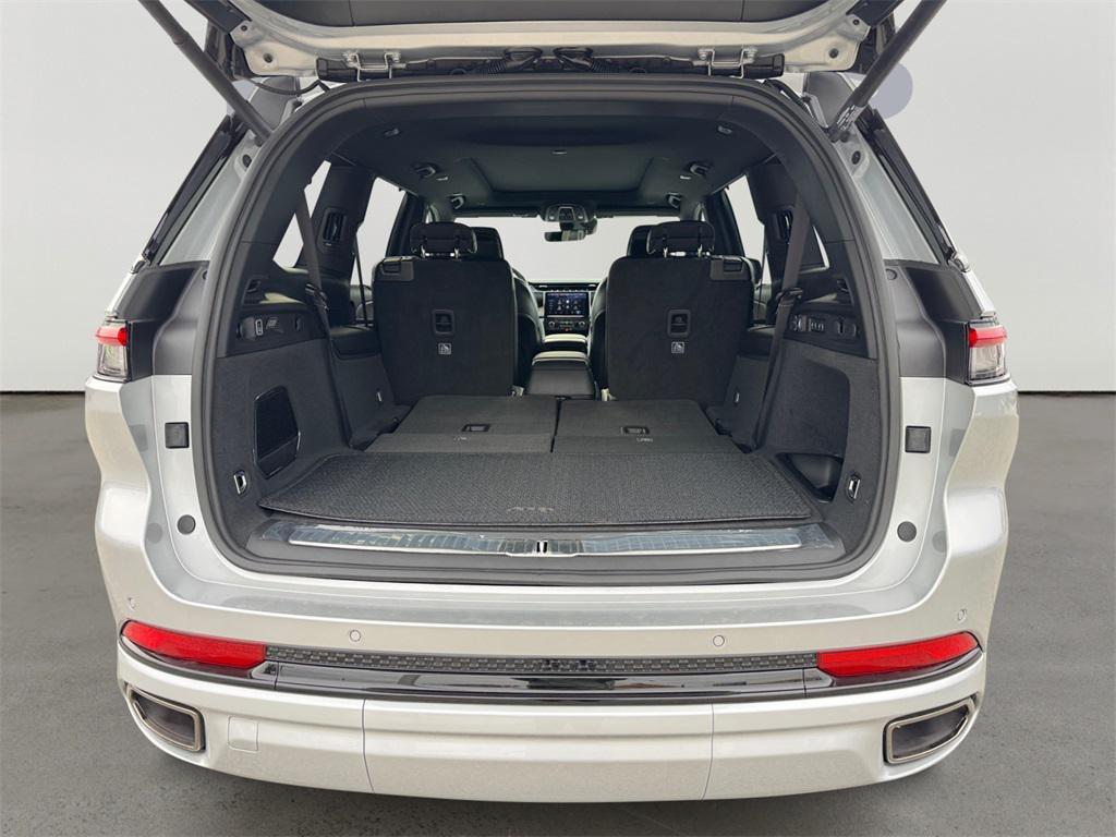 new 2025 Jeep Grand Cherokee L car, priced at $66,385