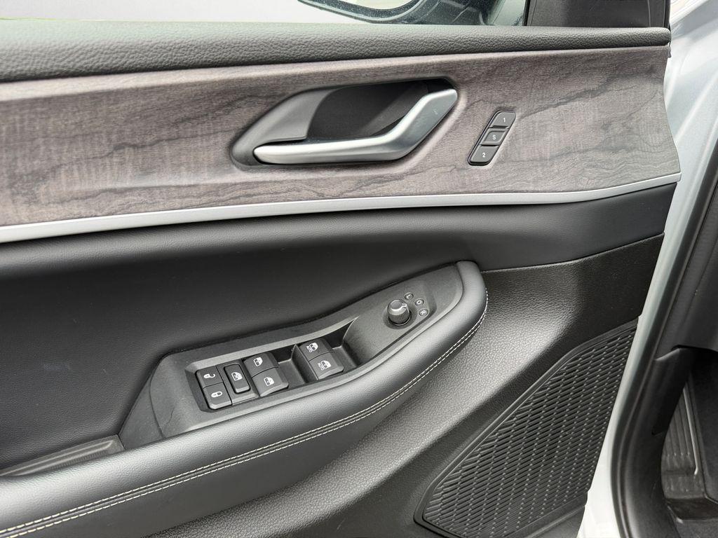 used 2023 Jeep Grand Cherokee L car, priced at $30,800