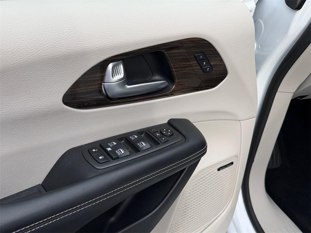 used 2021 Chrysler Pacifica car, priced at $30,000