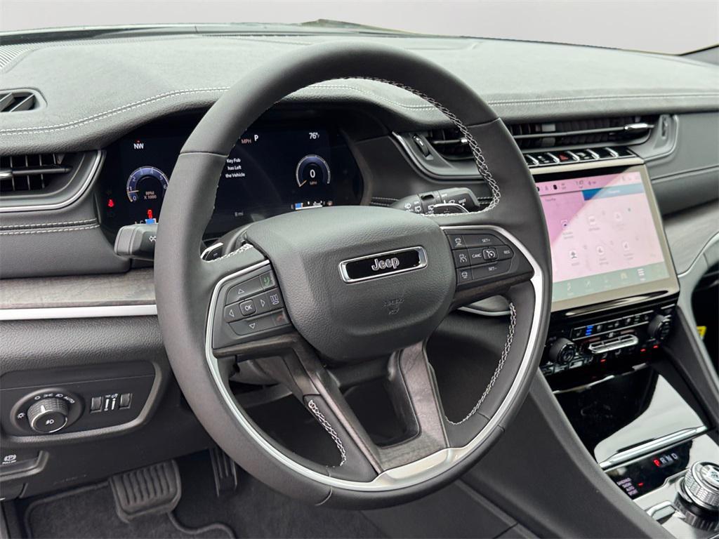 new 2025 Jeep Grand Cherokee car, priced at $46,250