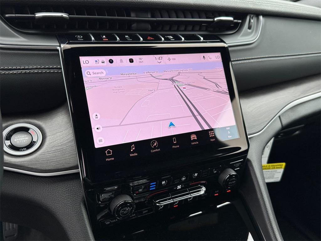 new 2025 Jeep Grand Cherokee car, priced at $46,250