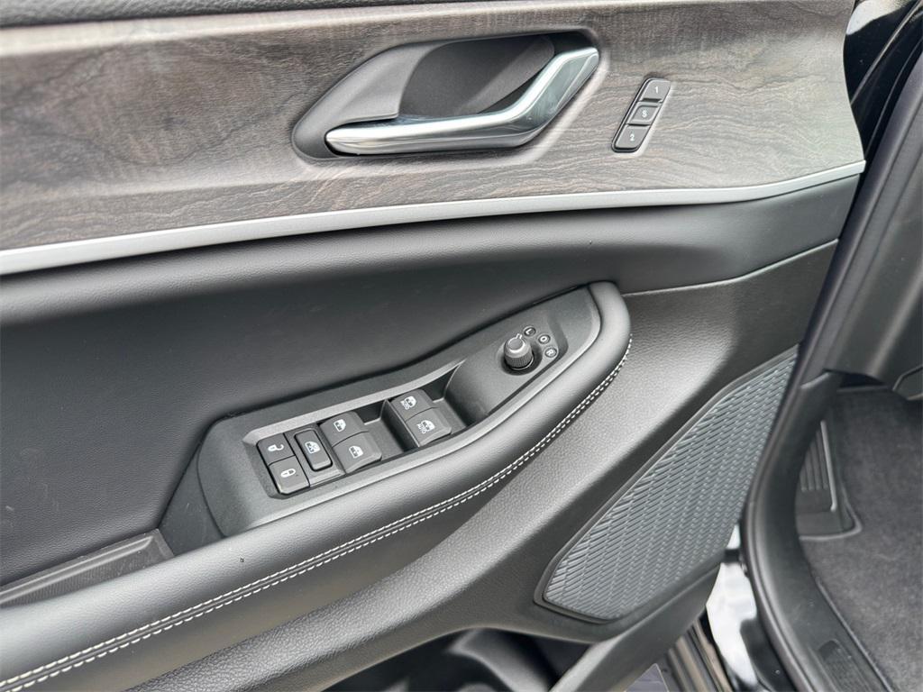 new 2025 Jeep Grand Cherokee car, priced at $46,250