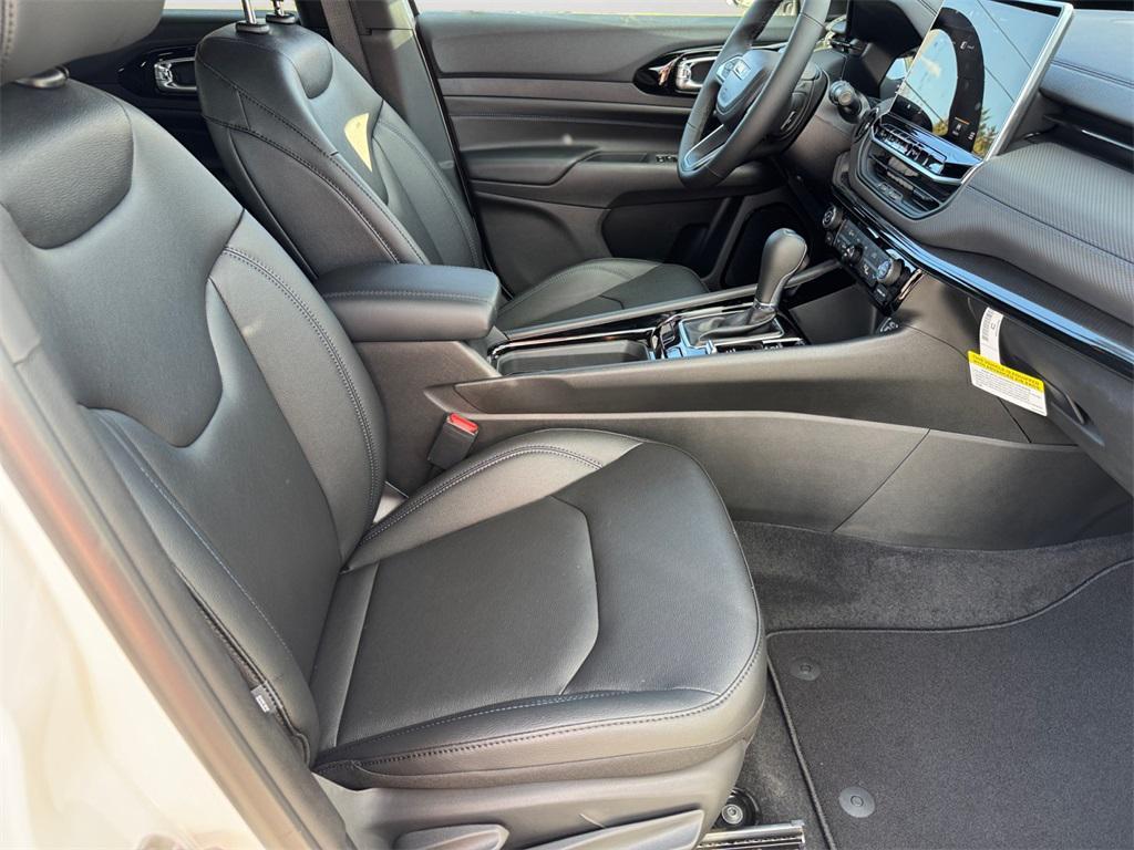 new 2026 Jeep Compass car, priced at $32,000