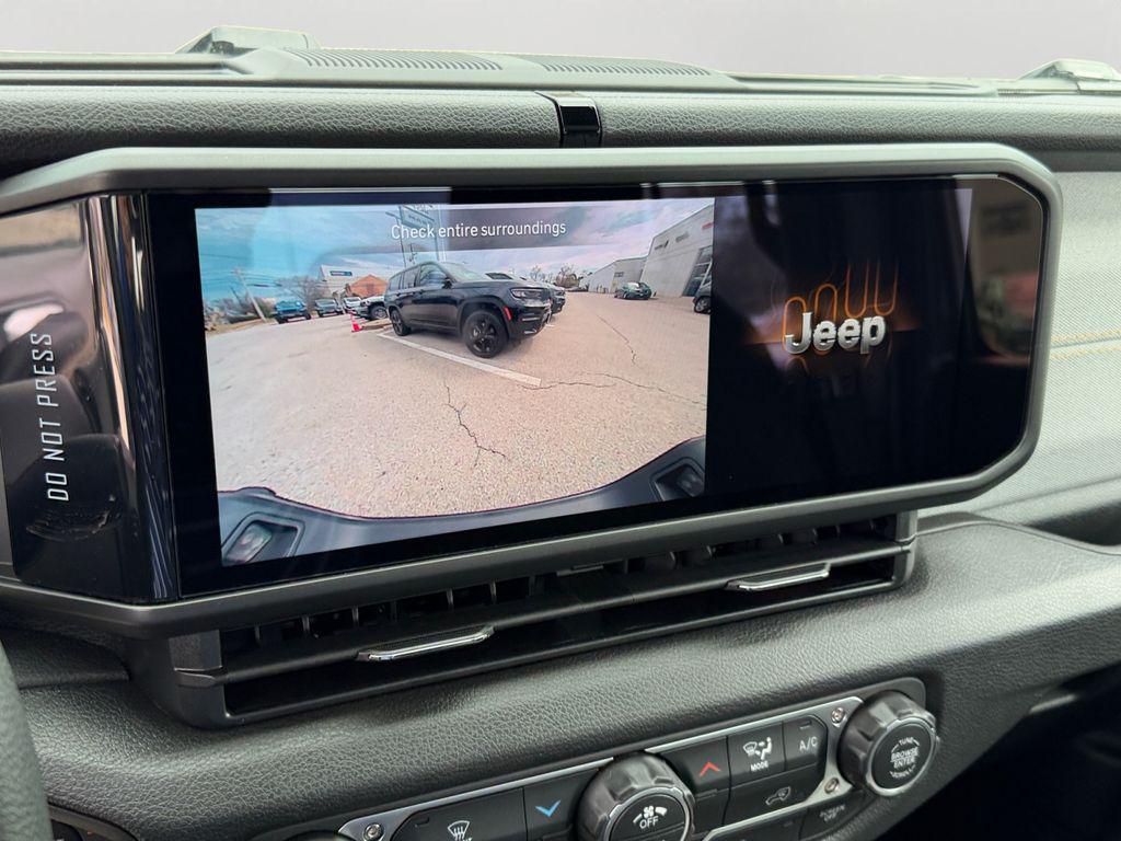 new 2026 Jeep Gladiator car, priced at $43,775