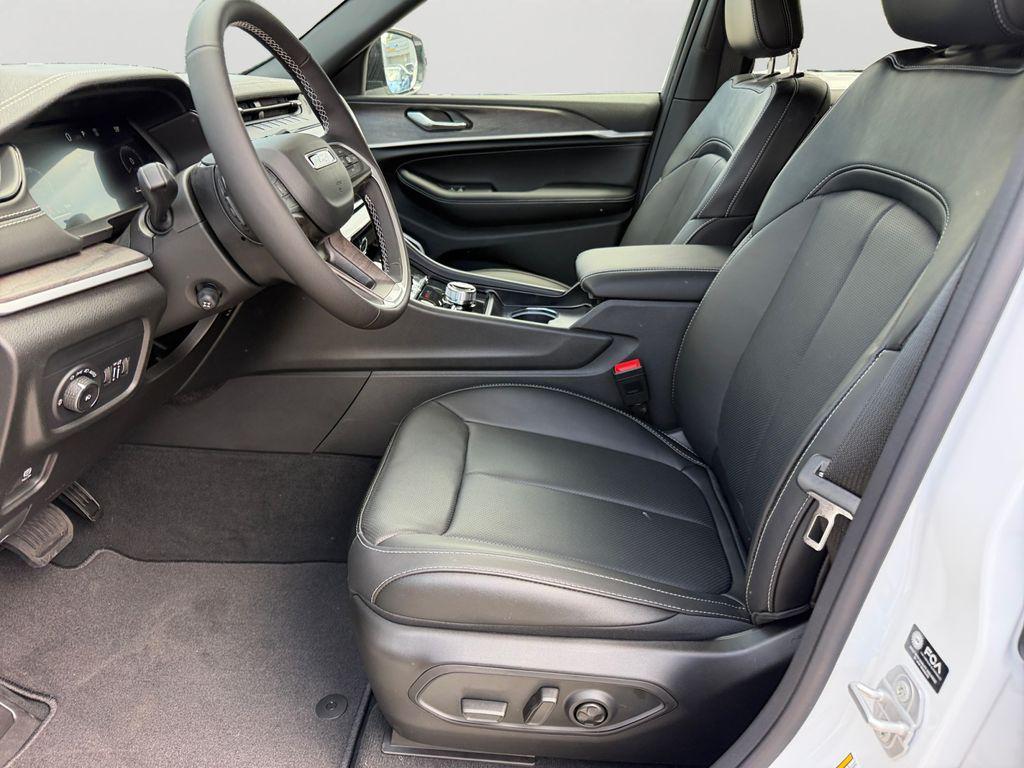 new 2026 Jeep Grand Cherokee car, priced at $51,010
