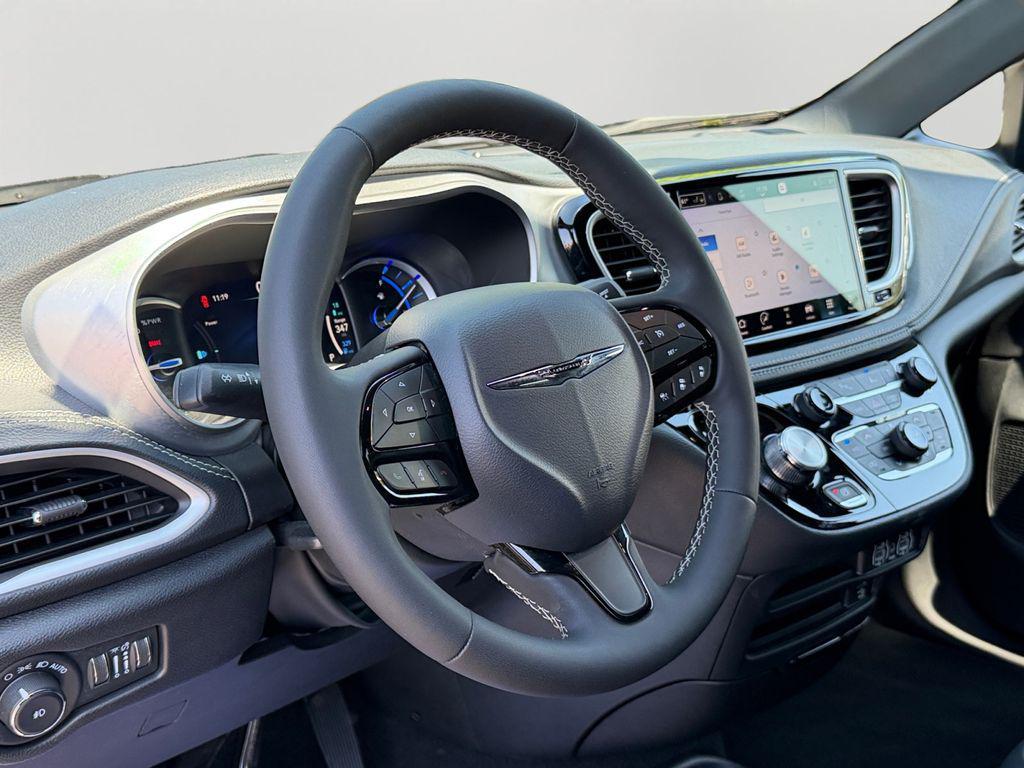 used 2023 Chrysler Pacifica Hybrid car, priced at $30,300