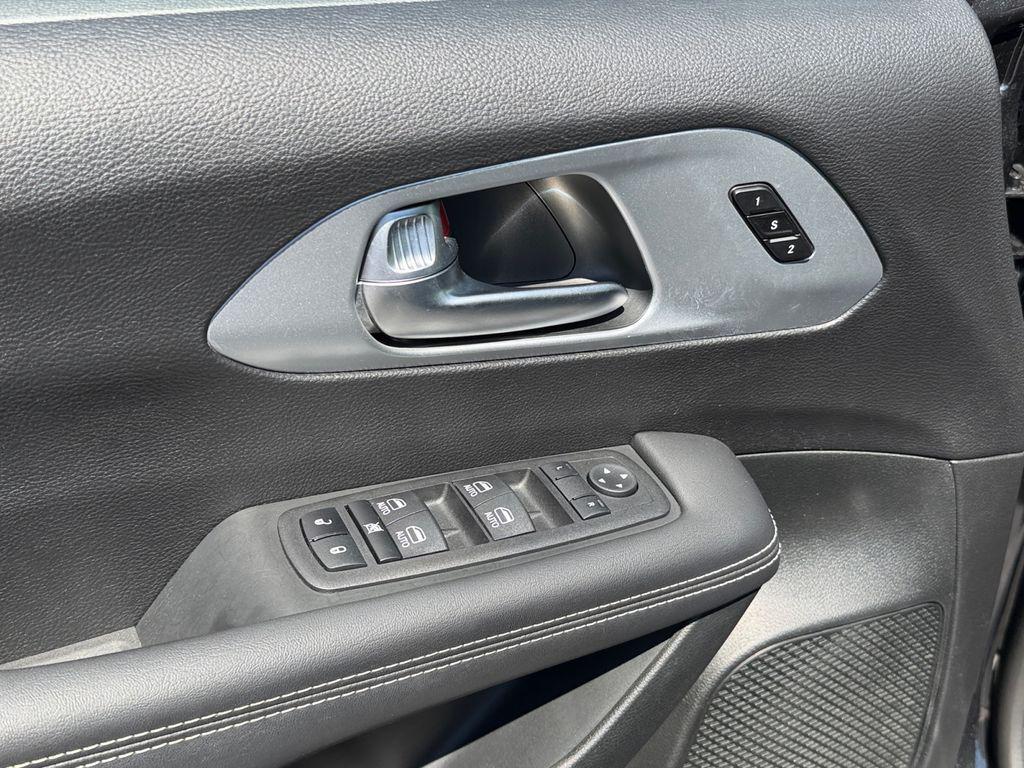 used 2023 Chrysler Pacifica Hybrid car, priced at $30,300