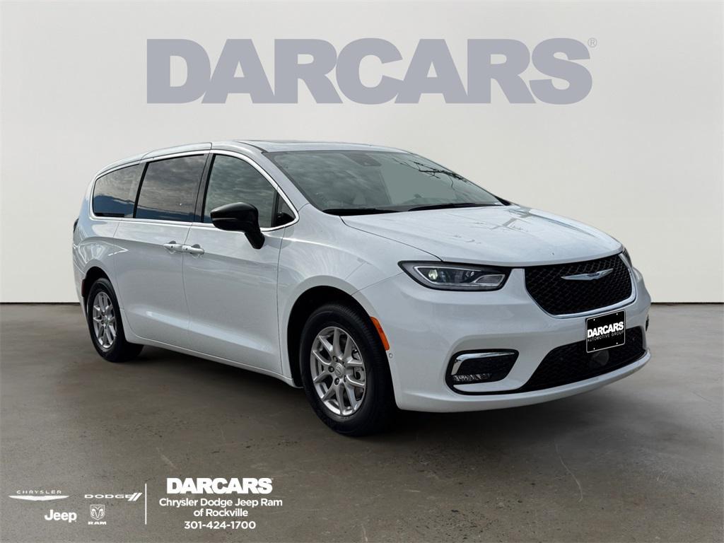 new 2026 Chrysler Pacifica car, priced at $40,500