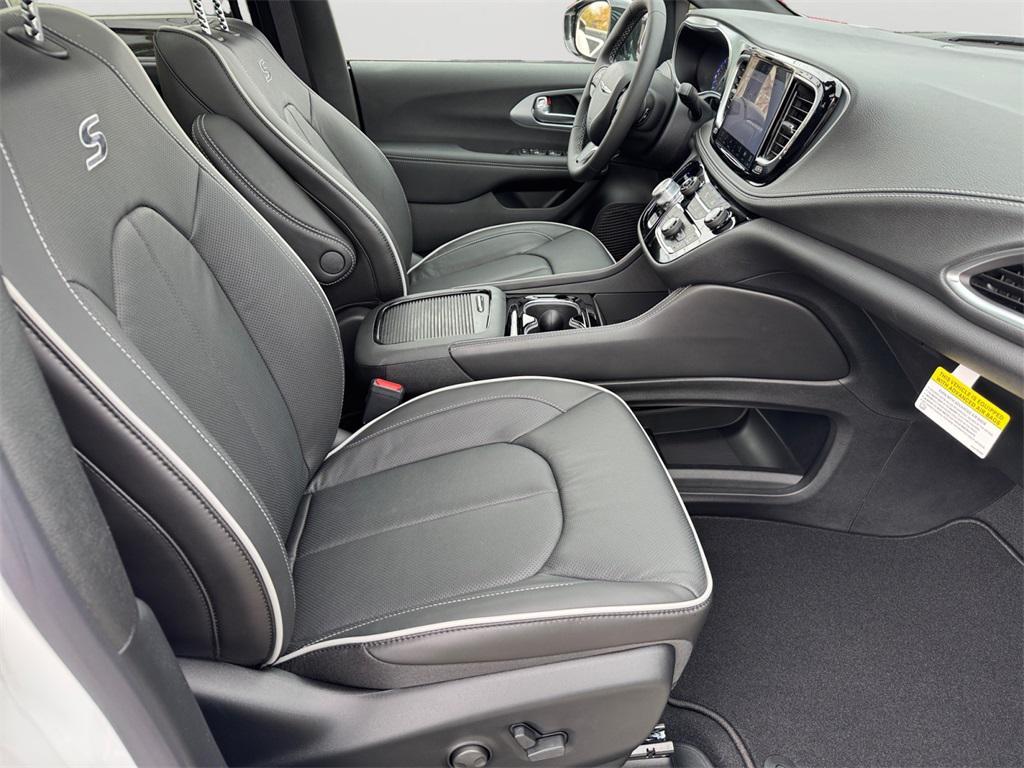 new 2026 Chrysler Pacifica car, priced at $49,000