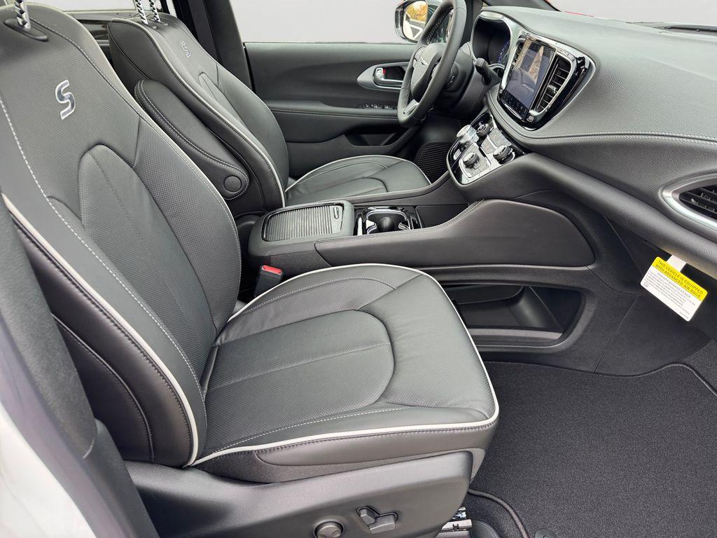 new 2026 Chrysler Pacifica car, priced at $49,000