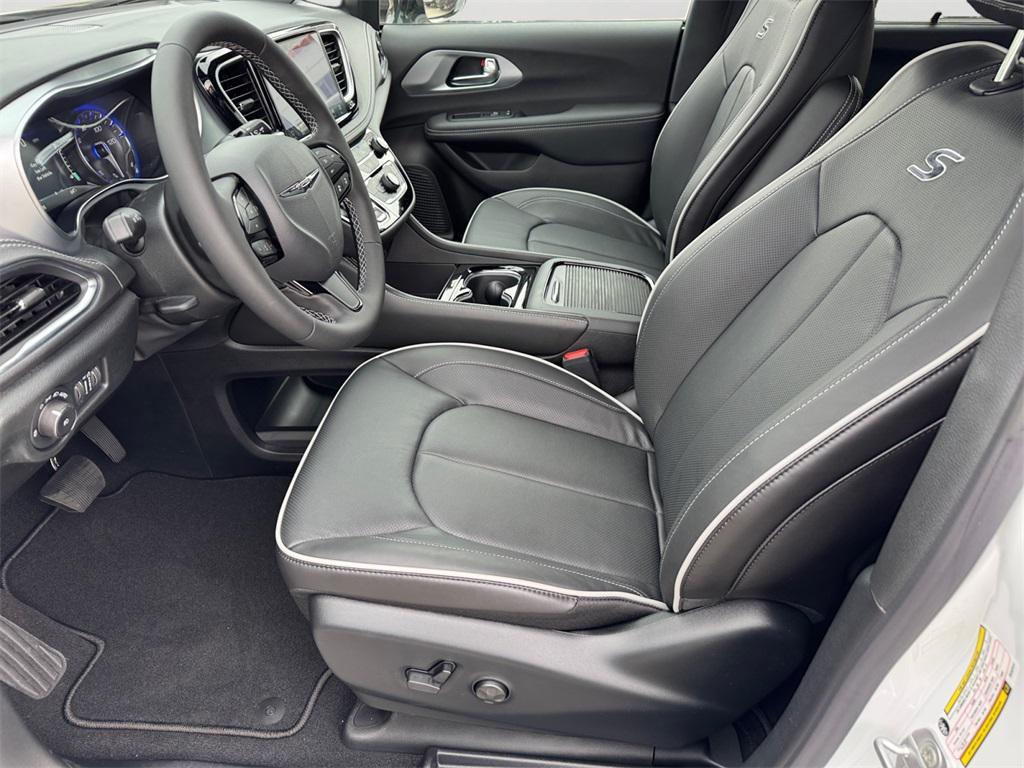 new 2026 Chrysler Pacifica car, priced at $49,000