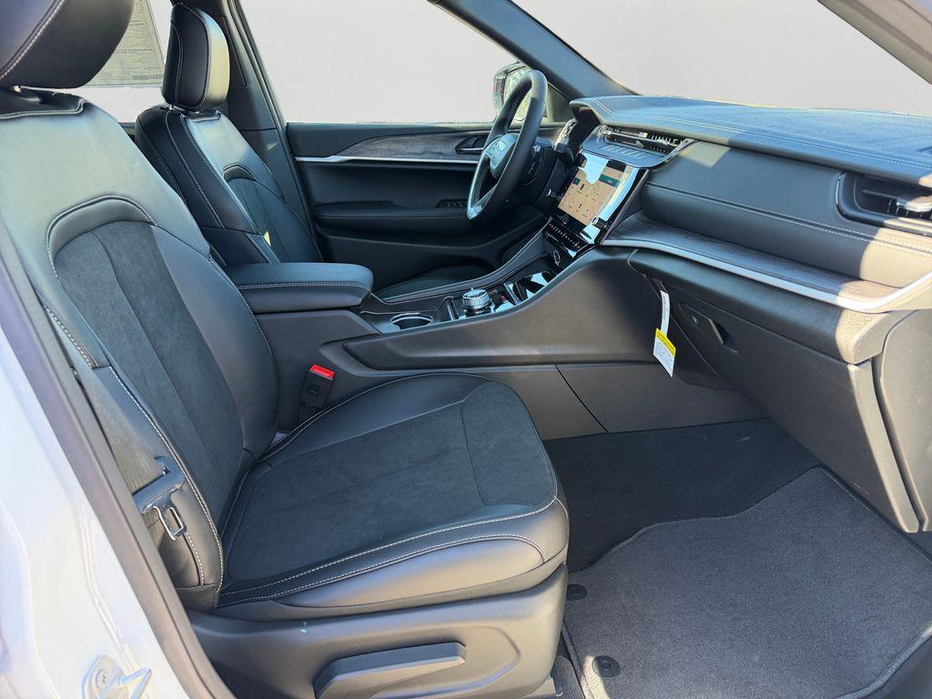 new 2026 Jeep Grand Cherokee car, priced at $47,230