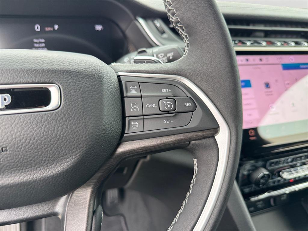 new 2025 Jeep Grand Cherokee car, priced at $45,995