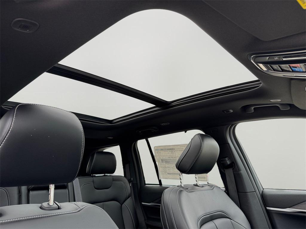 new 2025 Jeep Grand Cherokee car, priced at $45,995