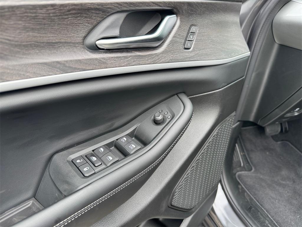 new 2025 Jeep Grand Cherokee car, priced at $45,995