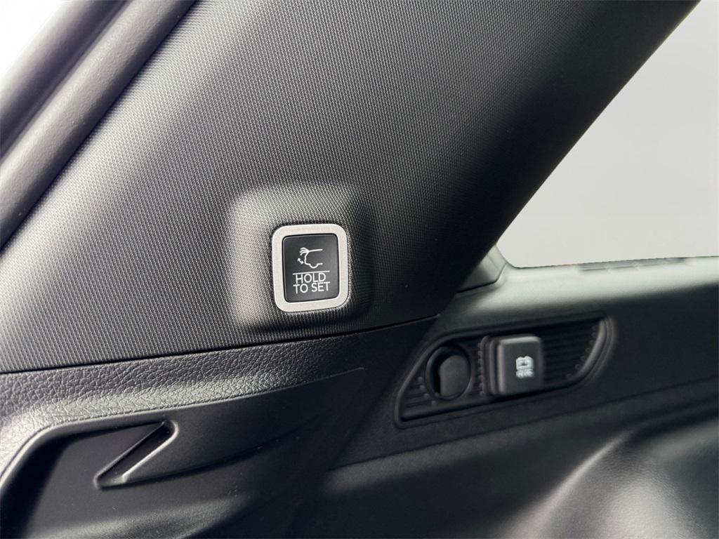 new 2025 Jeep Grand Cherokee car, priced at $45,995