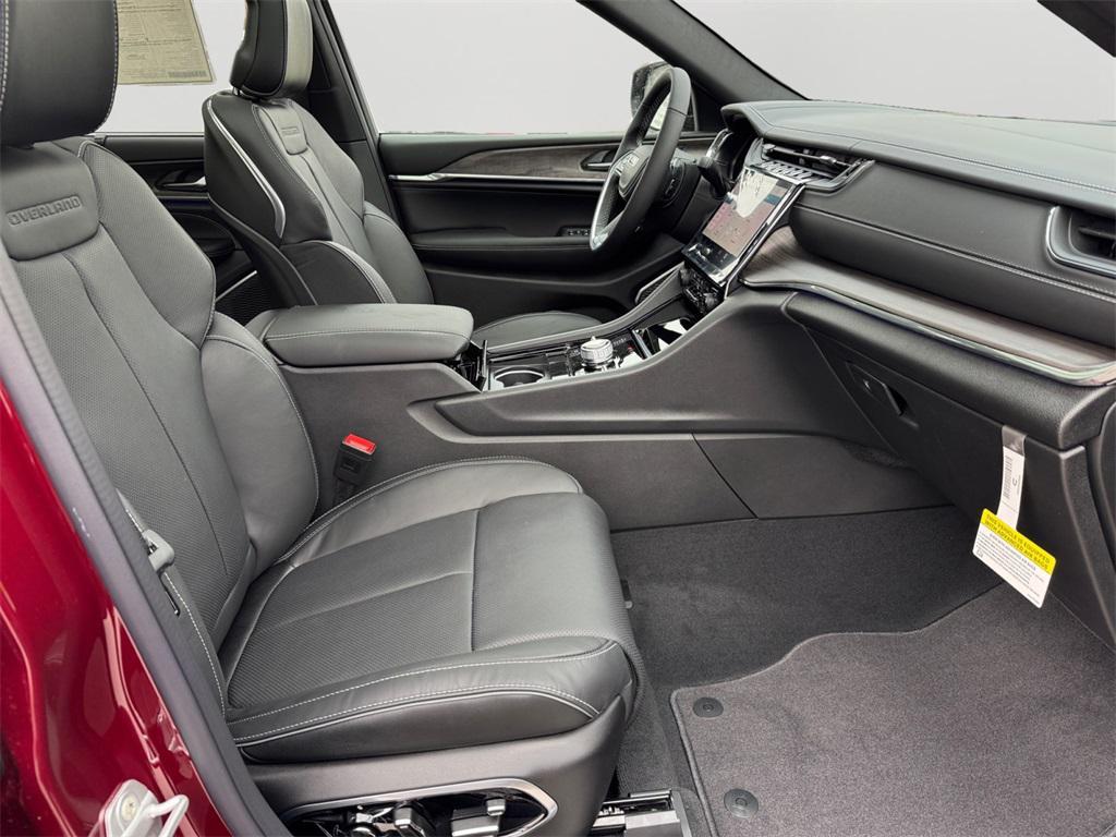 new 2025 Jeep Grand Cherokee L car, priced at $60,672