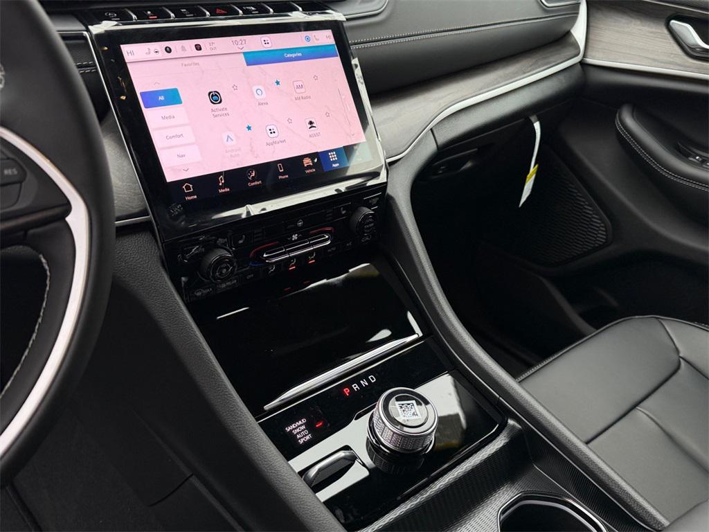 new 2025 Jeep Grand Cherokee car, priced at $49,365