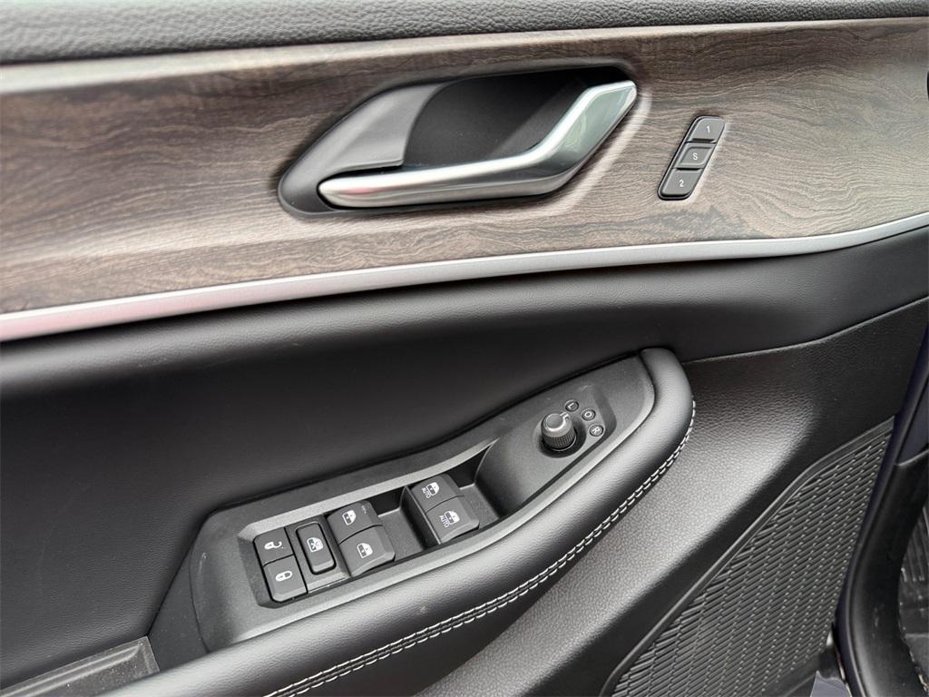 new 2025 Jeep Grand Cherokee car, priced at $49,365