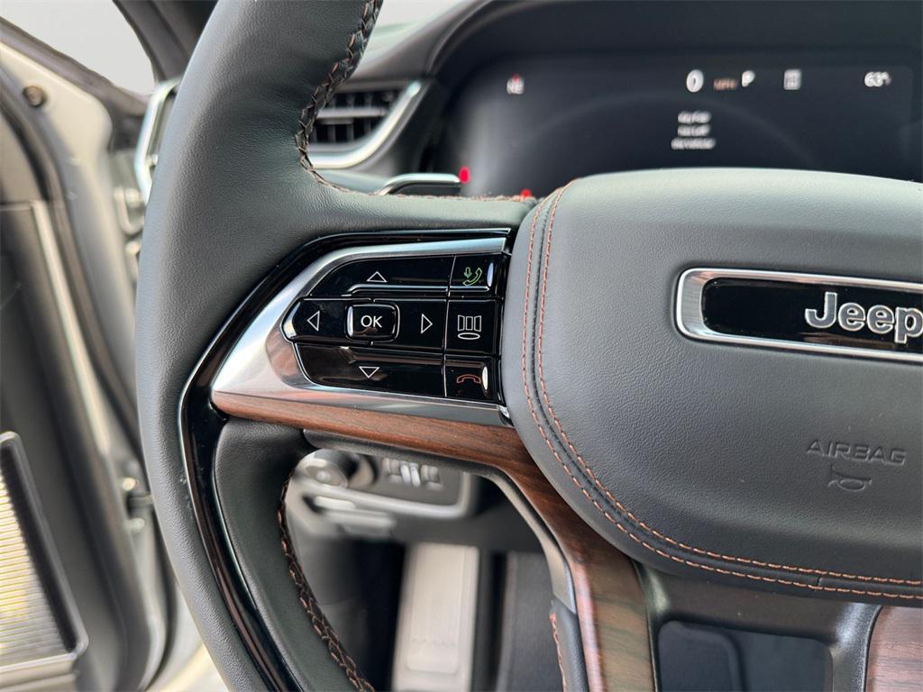 new 2025 Jeep Grand Cherokee car, priced at $64,341