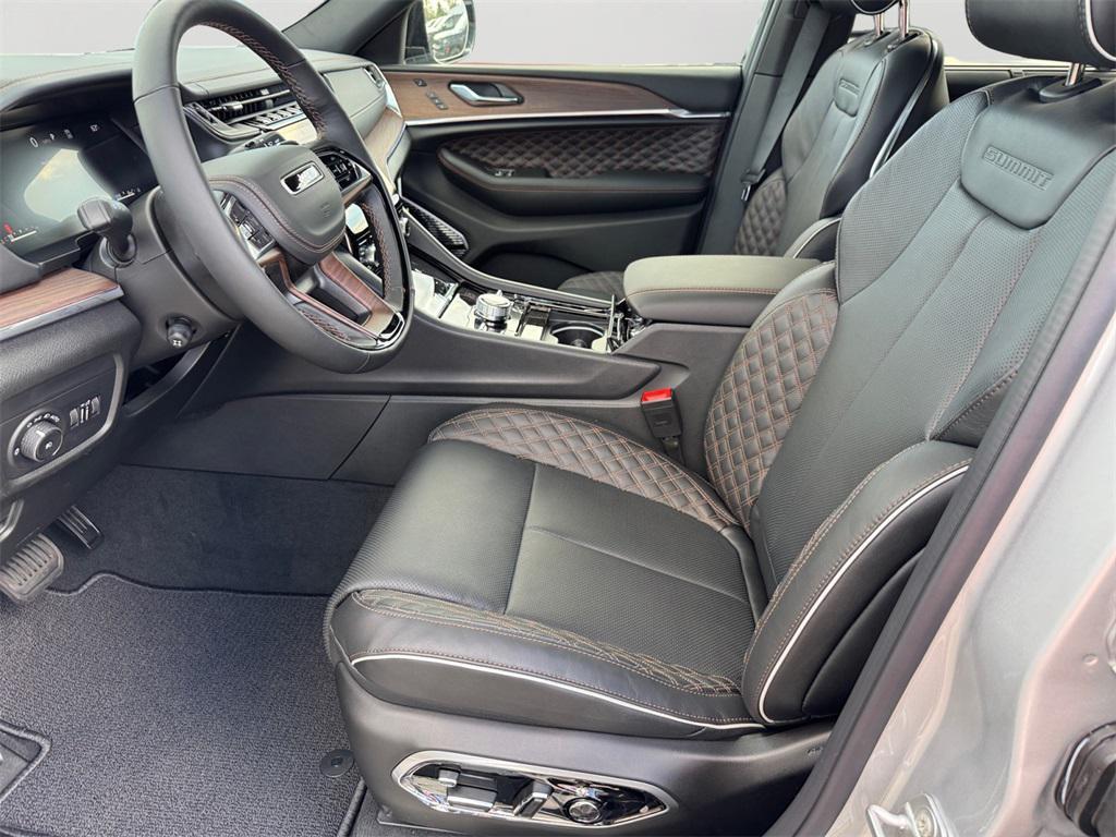 new 2025 Jeep Grand Cherokee car, priced at $64,341