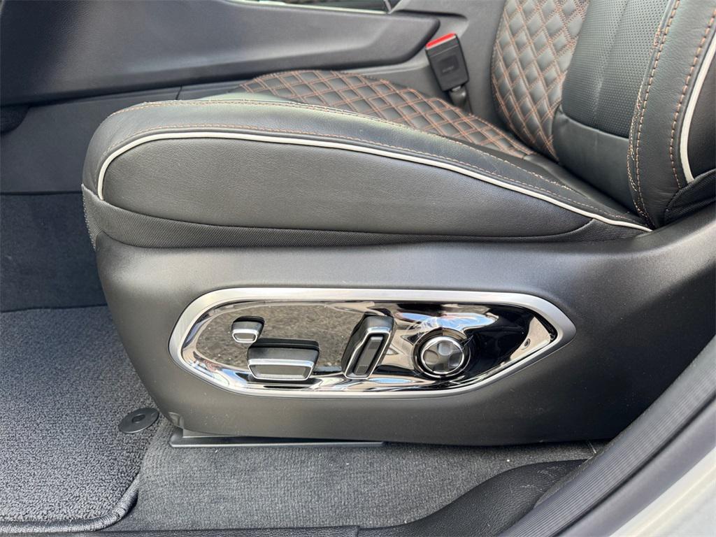 new 2025 Jeep Grand Cherokee car, priced at $64,341