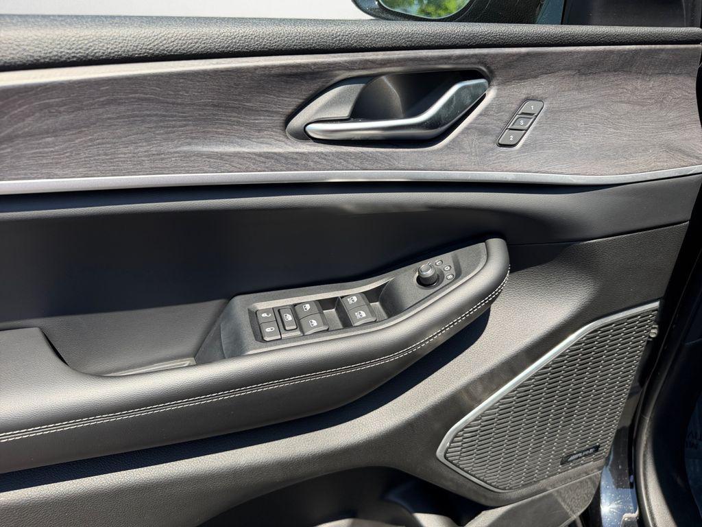 used 2022 Jeep Grand Cherokee 4xe car, priced at $26,300