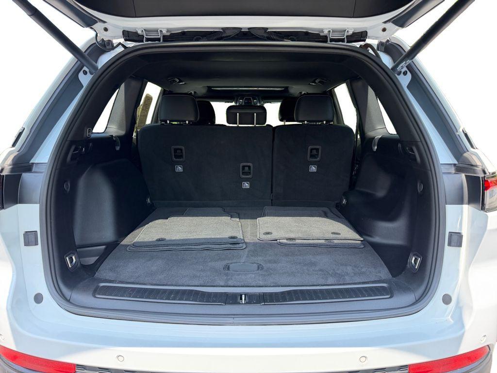 used 2023 Jeep Grand Cherokee car, priced at $30,298