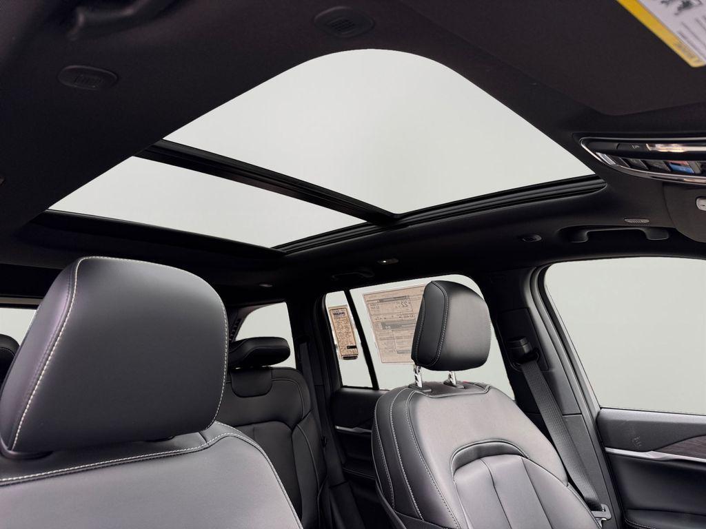 new 2025 Jeep Grand Cherokee car, priced at $47,842