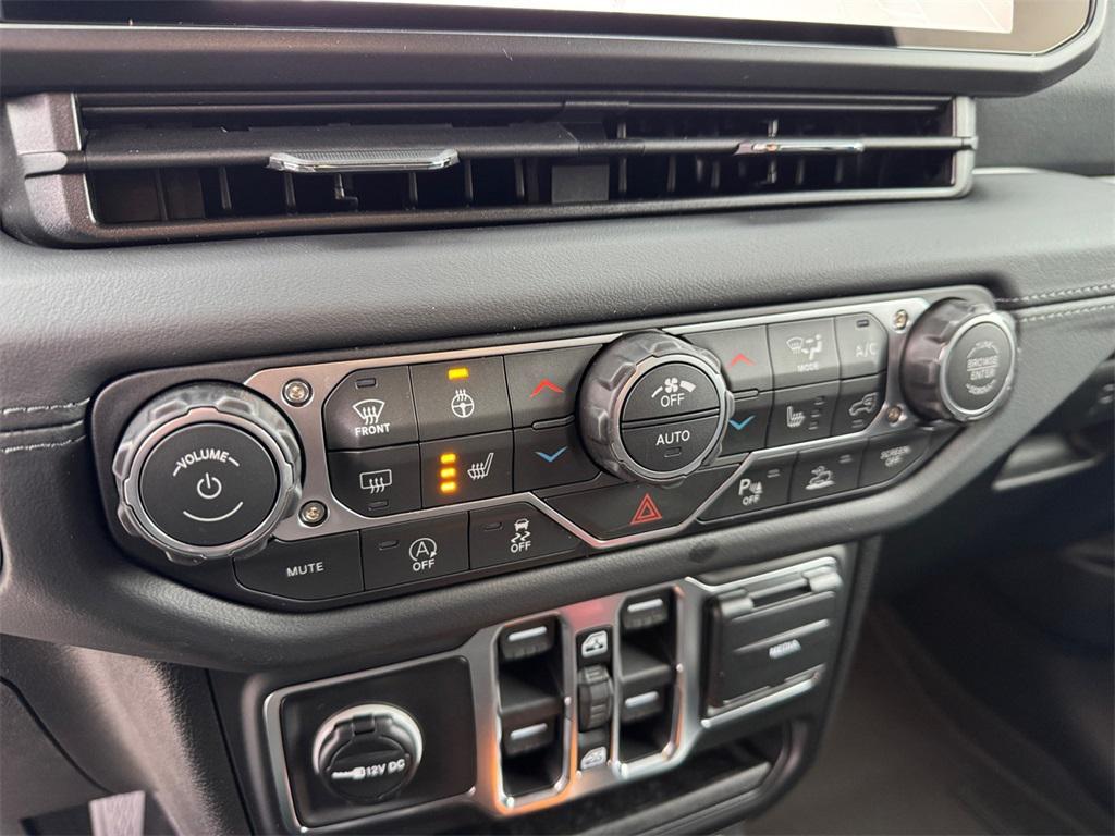 new 2026 Jeep Wrangler car, priced at $53,924