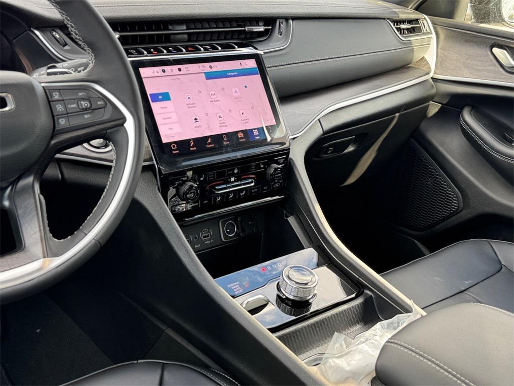 new 2025 Jeep Grand Cherokee car, priced at $50,485