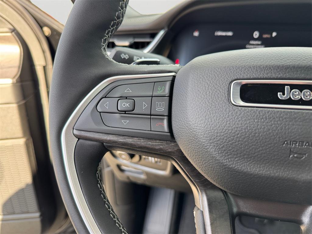 new 2025 Jeep Grand Cherokee car, priced at $50,485