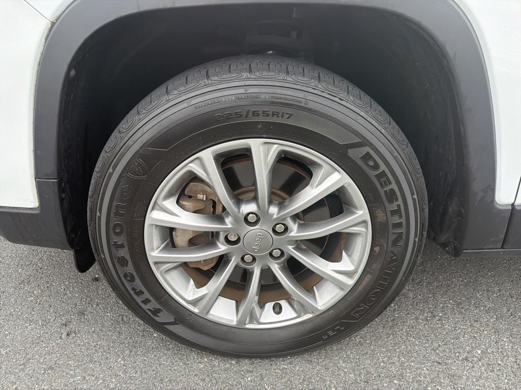 used 2022 Jeep Cherokee car, priced at $23,000