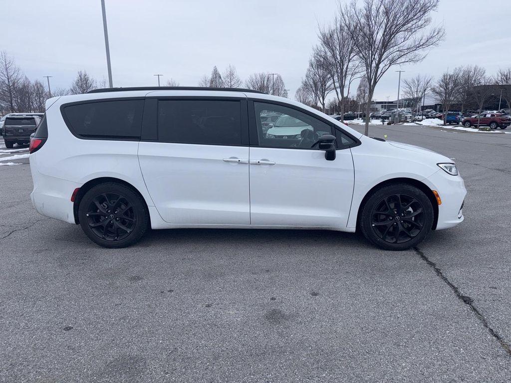 used 2025 Chrysler Pacifica car, priced at $38,349