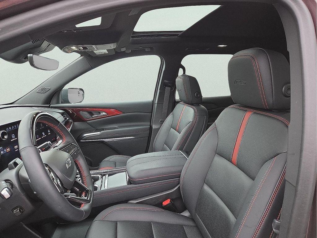 used 2024 Chevrolet Traverse car, priced at $47,990