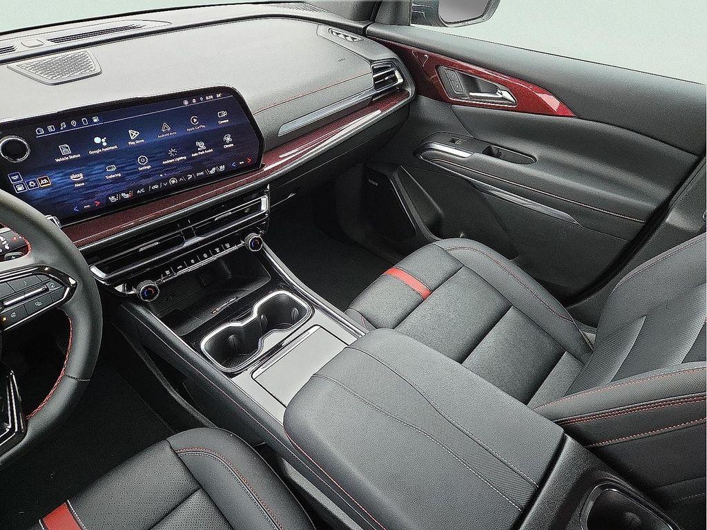 used 2024 Chevrolet Traverse car, priced at $47,990