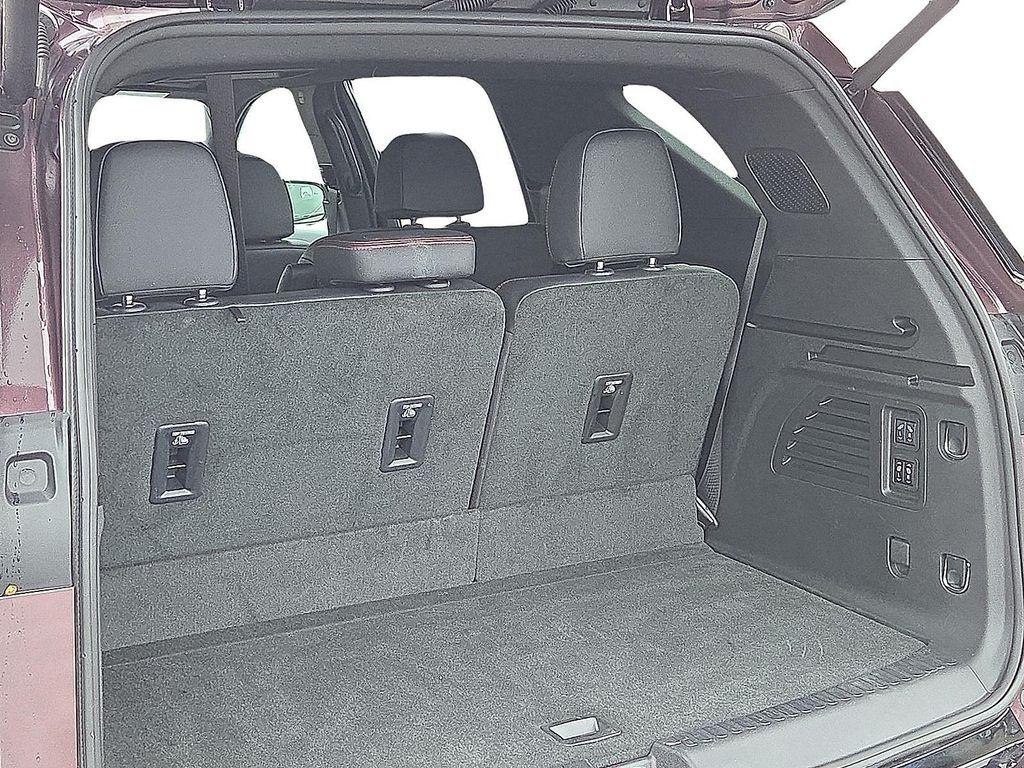 used 2024 Chevrolet Traverse car, priced at $47,990