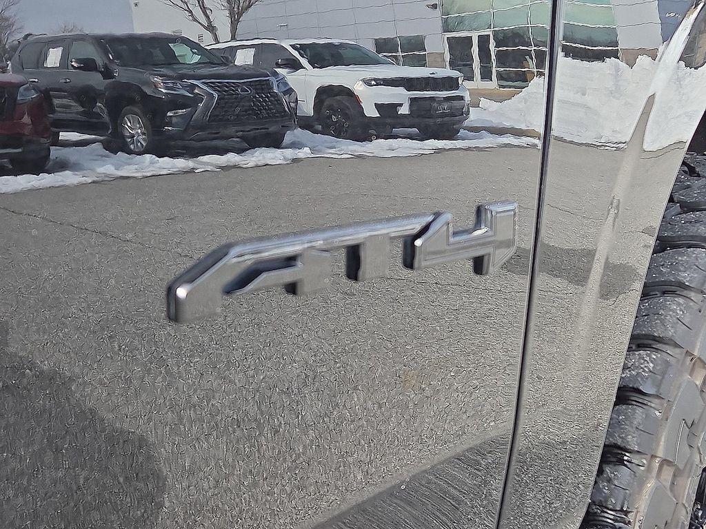 used 2021 GMC Yukon car, priced at $52,649