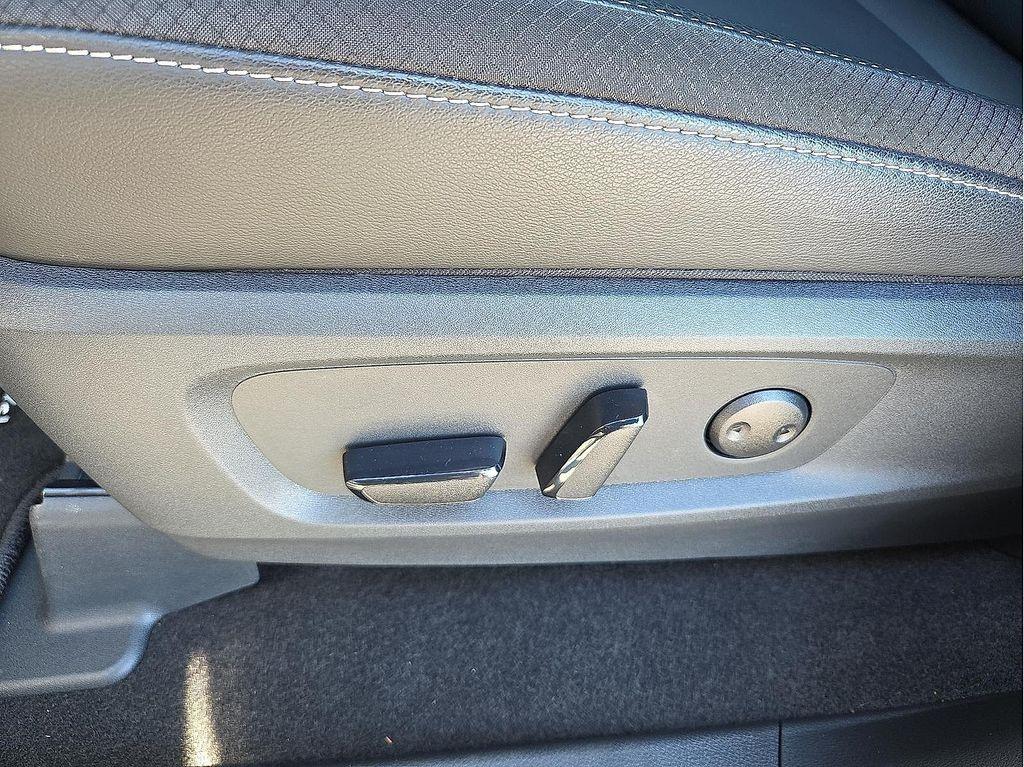 used 2025 Nissan Pathfinder car, priced at $38,674