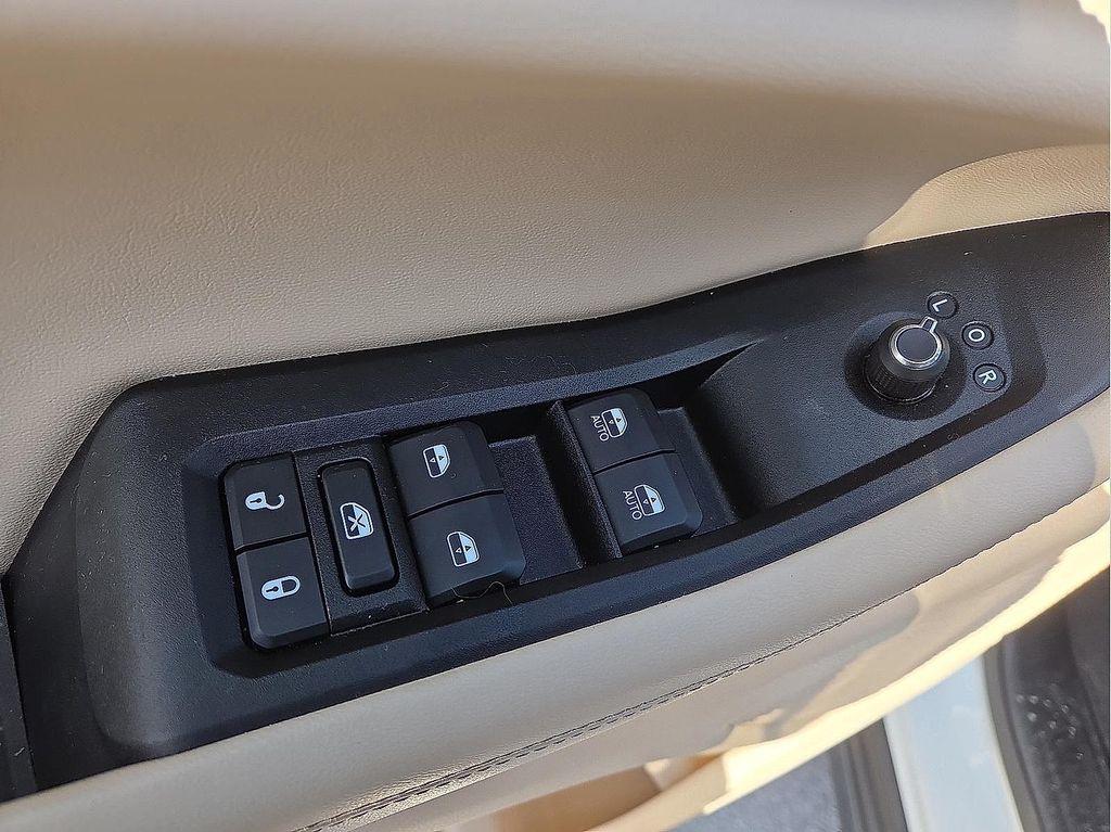 used 2025 Jeep Grand Cherokee L car, priced at $37,777