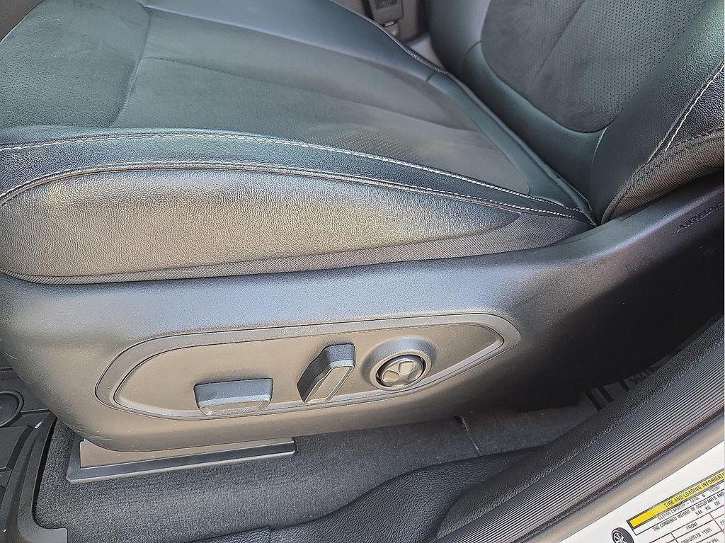 used 2025 Jeep Grand Cherokee L car, priced at $38,910