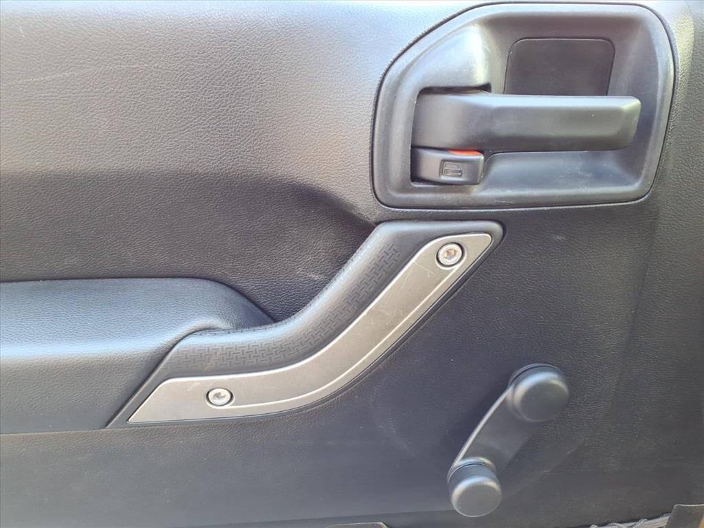 used 2015 Jeep Wrangler Unlimited car, priced at $15,895