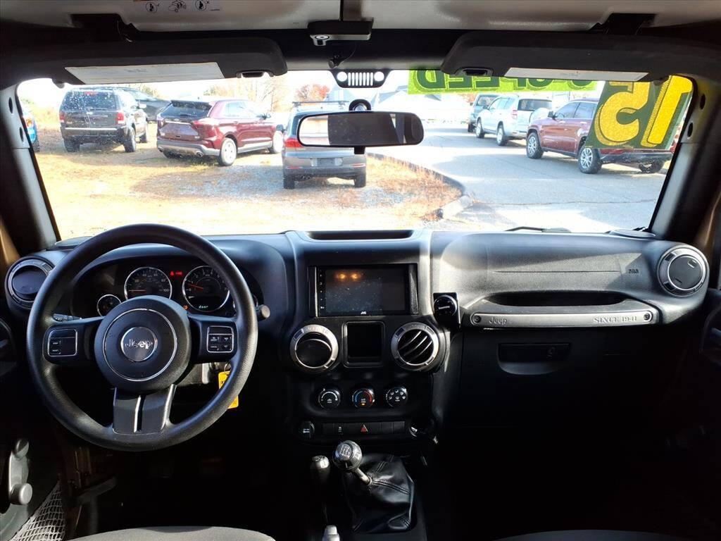 used 2015 Jeep Wrangler Unlimited car, priced at $15,895